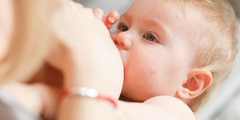 Periodo de lactancia tiene aplicación durante los primeros seis meses de vida del menor